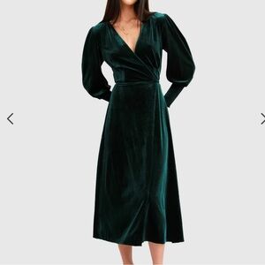 Elegant Green Velvet Long Sleeve Dress